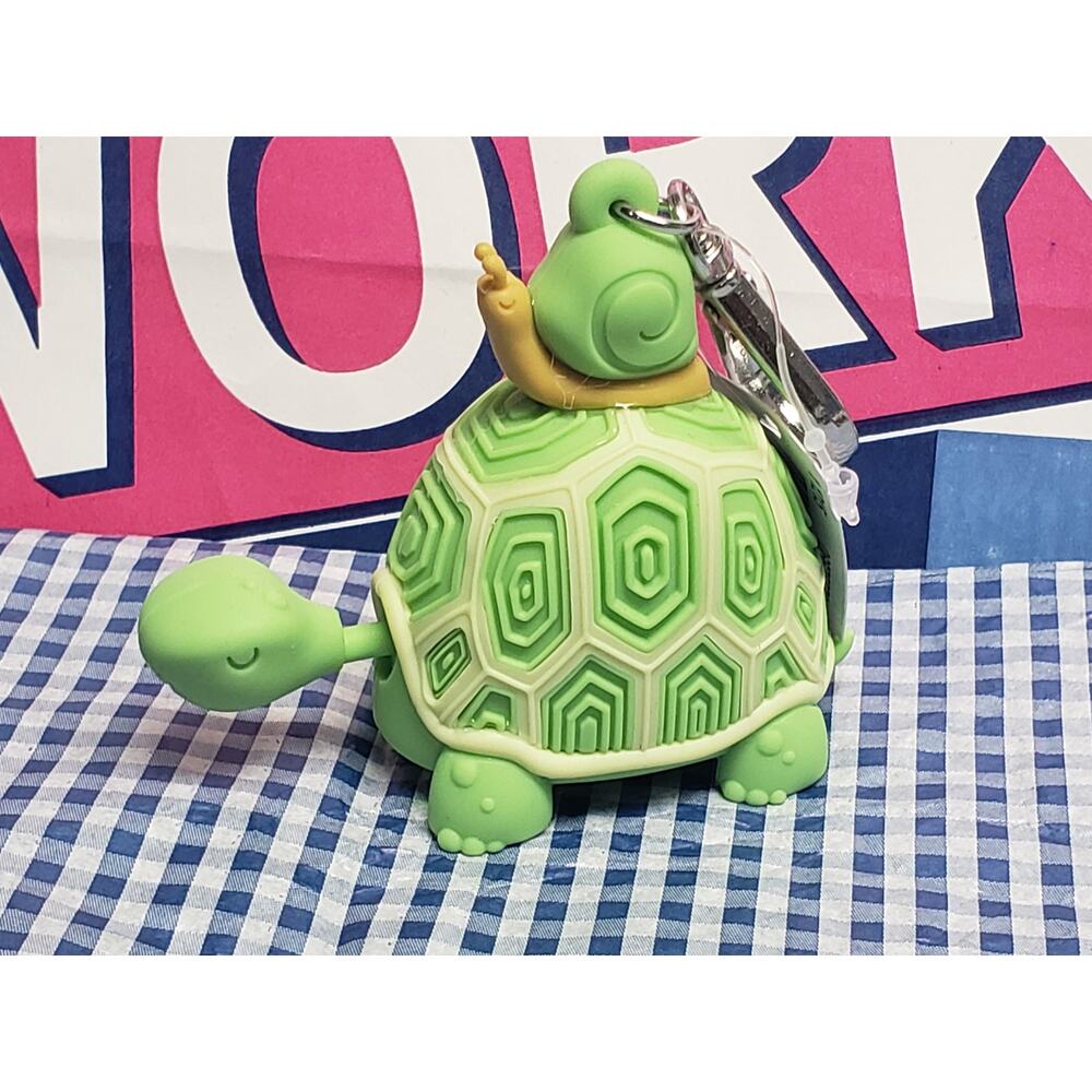 BBW Bobblehead Turtle PocketBac Holder Backpack Purse Bag Luggage Keychain